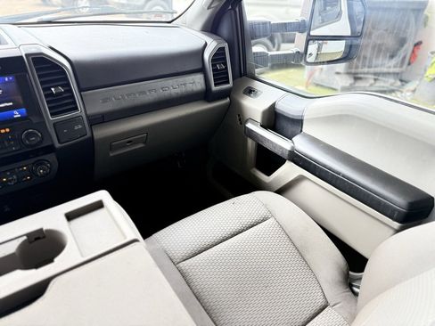 Used 2022 Ford F550 4x4 Crew Cab Super Duty image 13