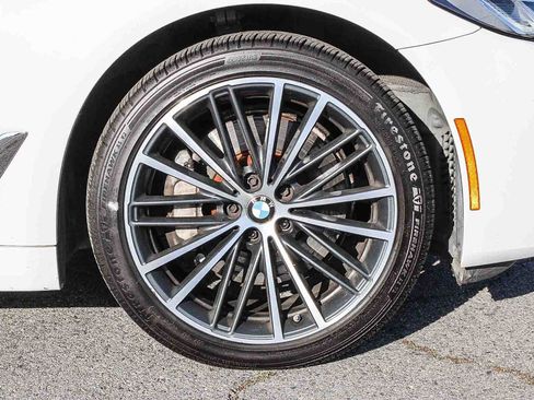 Used 2021 BMW 530i w/ Premium Package image 9