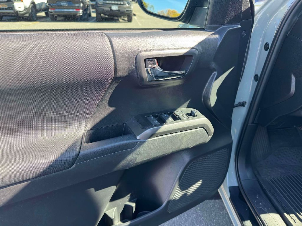 Used 2023 Toyota Tacoma TRD Sport AWD/4WD image 16