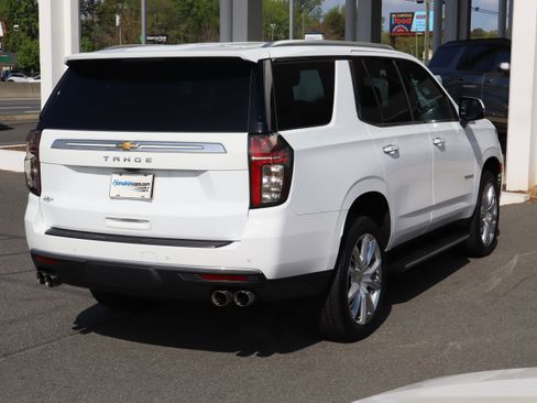 Used 2024 Chevrolet Tahoe High Country AWD/4WD image 10