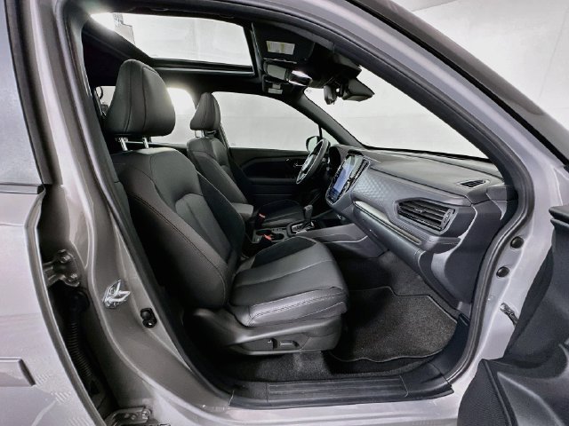Used 2025 Subaru Forester Touring AWD/4WD image 29