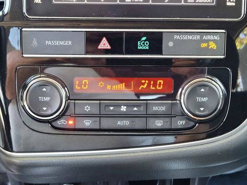 Used 2019 Mitsubishi Outlander GT AWD/4WD image 27