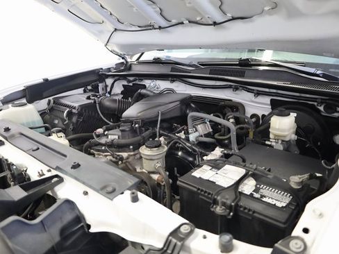 Used 2017 Toyota Tacoma SR image 32