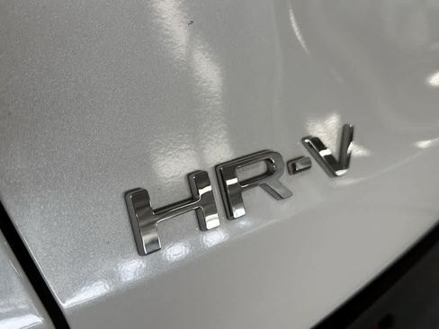Used 2024 Honda HR-V LX image 11