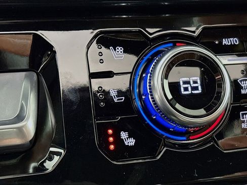 New 2026 GMC Sierra 2500 Denali Ultimate w/ LPO, Black Badging Package image 20