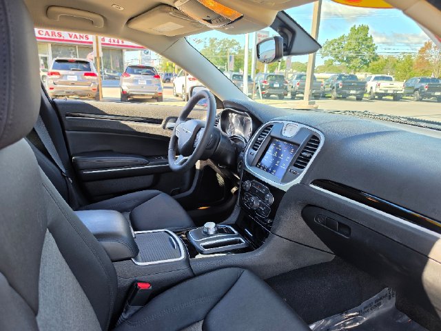 Used 2023 Chrysler 300 Touring w/ Sport Appearance Package RWD image 11