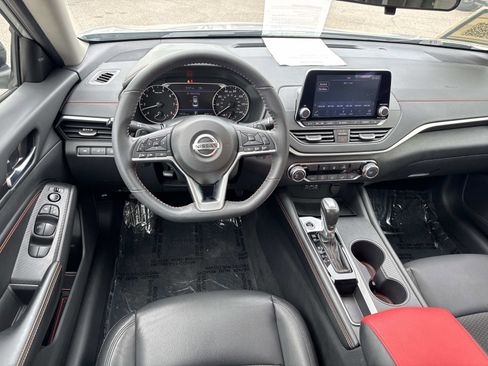 Used 2022 Nissan Altima 2.5 SR FWD image 8