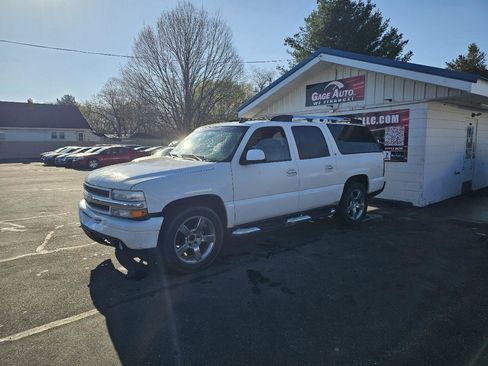 Used 2006 Chevrolet Suburban LTZ w/ Preferred Equipment Group image 5