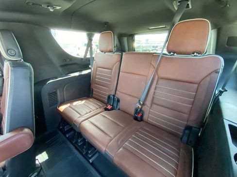 Used 2023 GMC Yukon XL Denali Ultimate AWD/4WD image 16