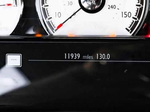 Used 2020 Rolls-Royce Wraith image 29