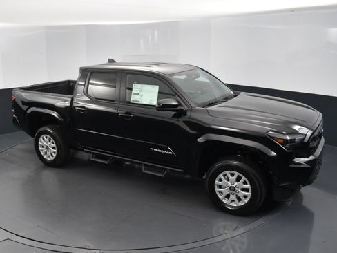 Used 2024 Toyota Tacoma SR5 image 33