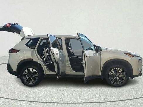 Used 2023 Nissan Rogue SV image 14