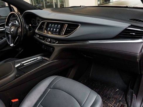 Used 2022 Buick Enclave Premium image 25