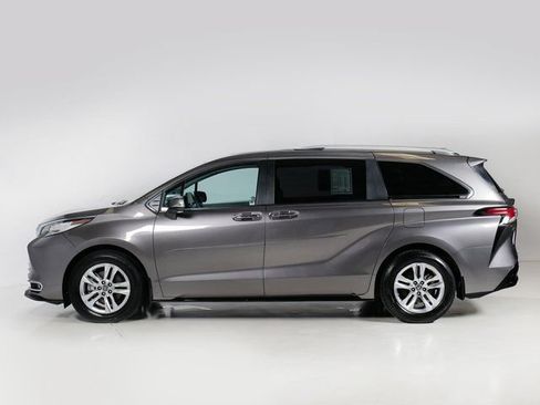 Used 2023 Toyota Sienna Limited AWD/4WD image 6