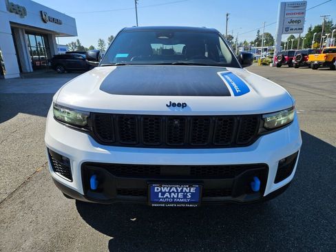 Used 2024 Jeep Grand Cherokee Trailhawk image 8