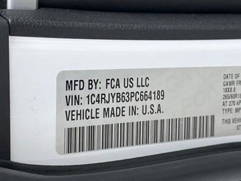 Certified 2023 Jeep Grand Cherokee 4WD 4xe w/ Luxury Tech Group II image 34