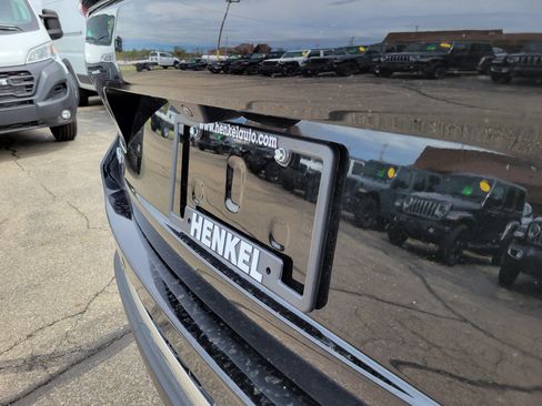 Used 2025 Jeep Grand Cherokee Limited AWD/4WD image 19
