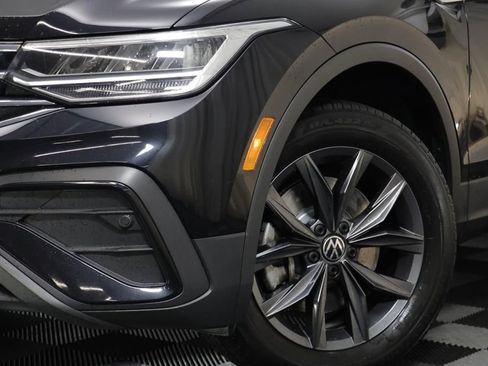 Used 2023 Volkswagen Tiguan SE AWD/4WD image 3