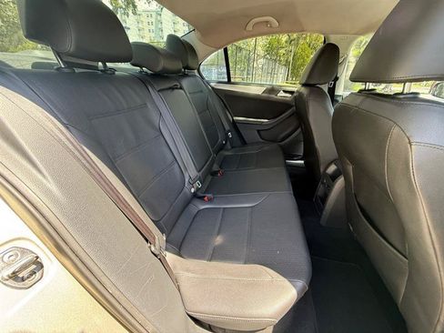 Used 2013 Volkswagen Jetta SE FWD image 14