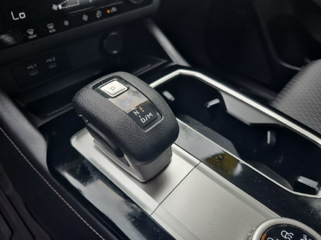 Used 2025 Mitsubishi Outlander ES FWD image 14