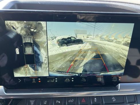 Used 2024 GMC Sierra 2500 SLT w/ SLT Premium Package image 17