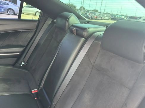 Used 2019 Dodge Charger Scat Pack w/ Dynamics Package RWD image 38