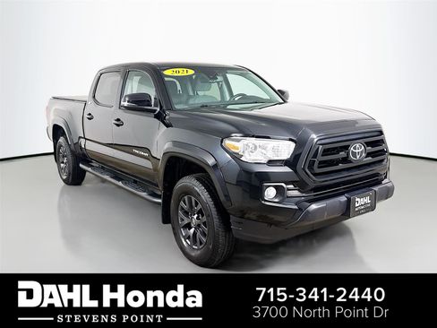Used 2021 Toyota Tacoma SR5 w/ Technology Package image 1