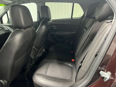 Used 2020 Chevrolet Trax LT w/ LT Convenience Package image 6