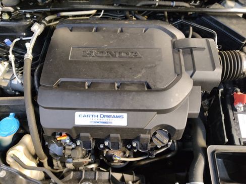 Used 2016 Honda Accord Touring image 30