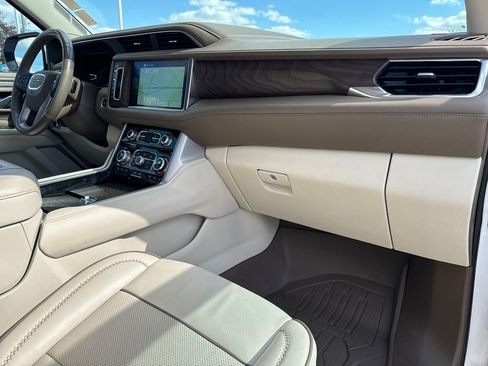 Certified 2023 GMC Yukon XL Denali AWD/4WD image 42