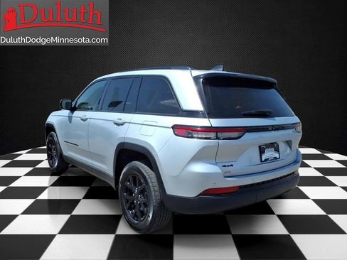 Certified 2025 Jeep Grand Cherokee Altitude AWD/4WD image 3