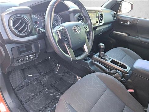 Used 2017 Toyota Tacoma TRD Off-Road w/ Tow Package AWD/4WD image 27