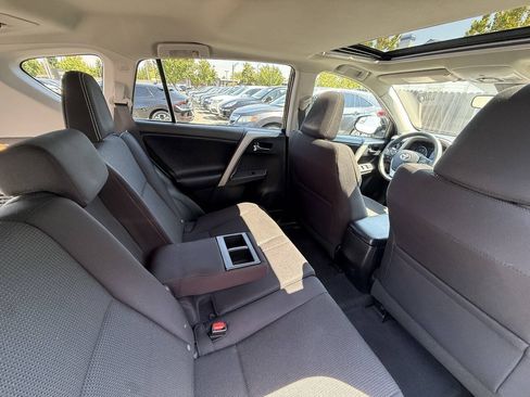 Used 2017 Toyota RAV4 XLE w/ Carpet Mat Package FWD image 18