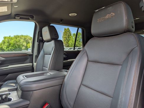 Used 2024 Chevrolet Tahoe High Country AWD/4WD image 24