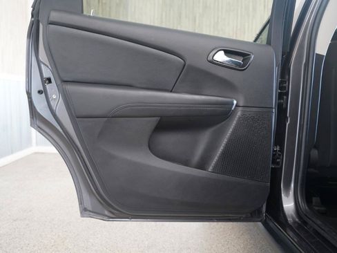 Used 2019 Dodge Journey SE FWD image 36