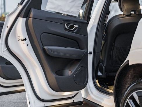 New 2026 Volvo XC60 B5 Ultra w/ Climate Package image 36