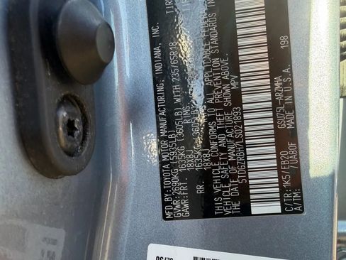 Used 2020 Toyota Highlander XLE image 33