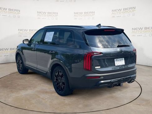 Used 2021 Kia Telluride EX w/ EX Premium Package AWD/4WD image 3