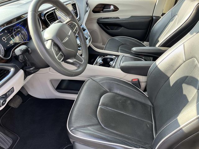 Used 2023 Chrysler Pacifica Limited FWD image 25