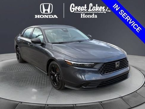 Used 2025 Honda Accord SE image 1