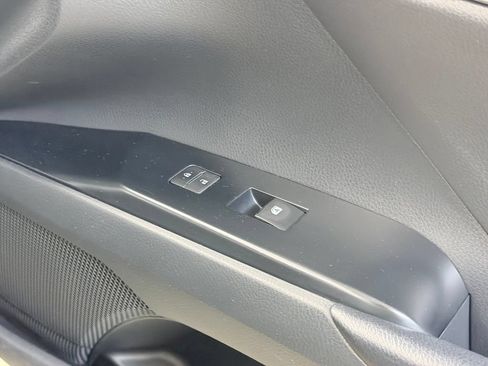 Used 2018 Toyota Camry SE w/ Moonroof Package FWD image 33