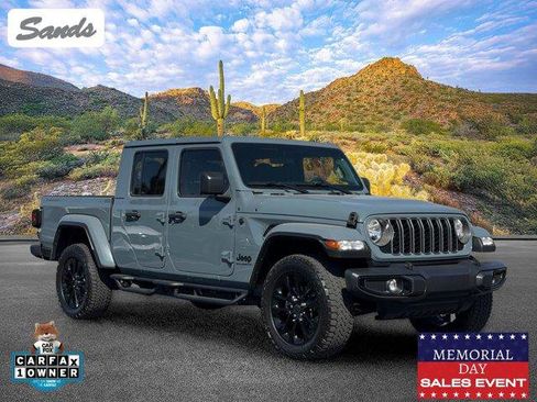 Used 2025 Jeep Gladiator Sport AWD/4WD image 1