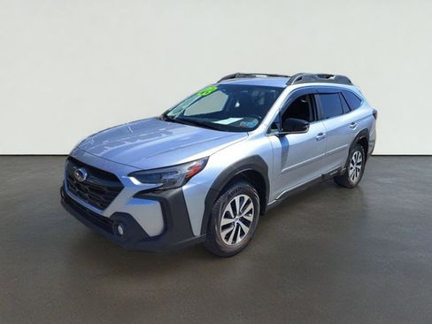 Certified 2023 Subaru Outback Premium w/ Popular Package #1 AWD/4WD image 4