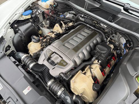 Used 2014 Porsche Cayenne Turbo S image 15