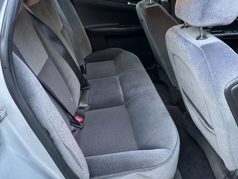 Used 2011 Chevrolet Impala LT FWD image 6