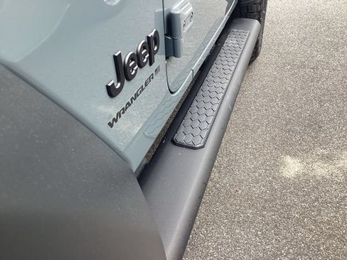 Used 2026 Jeep Wrangler Sport AWD/4WD image 16