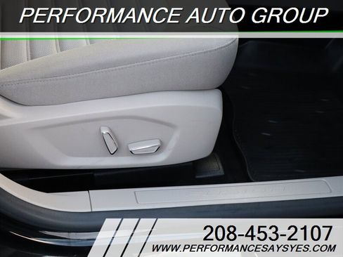 Used 2017 Ford Fusion SE image 18