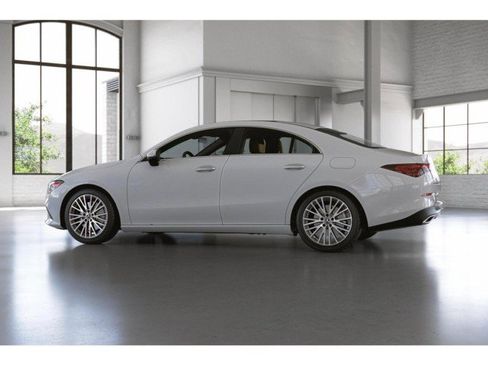 Used 2022 Mercedes-Benz CLA 250 image 32