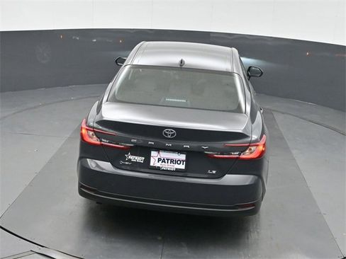 Used 2025 Toyota Camry LE image 32