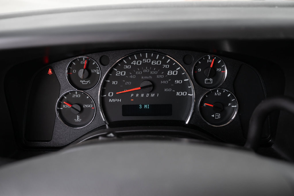 New 2025 Chevrolet Express 2500 w/ Driver Convenience Package RWD image 16